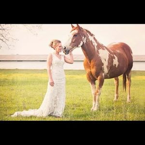 Allure Bridals 8800 size 8 wedding dress